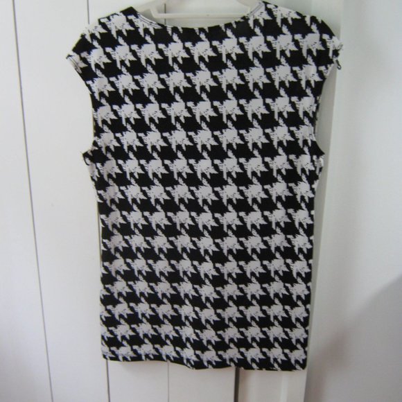 Black and White Houndstooth Top - Picture 2 of 3